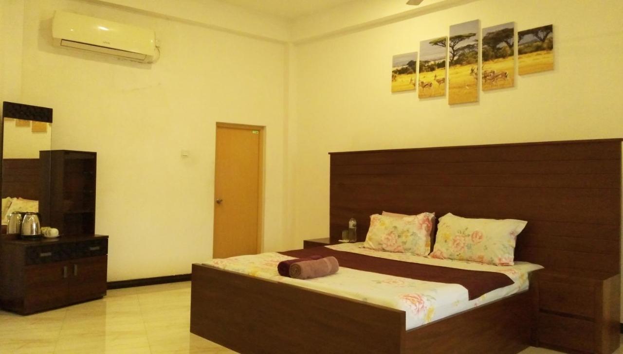 Akoya Pearl Hotel Ratnapura Exterior photo