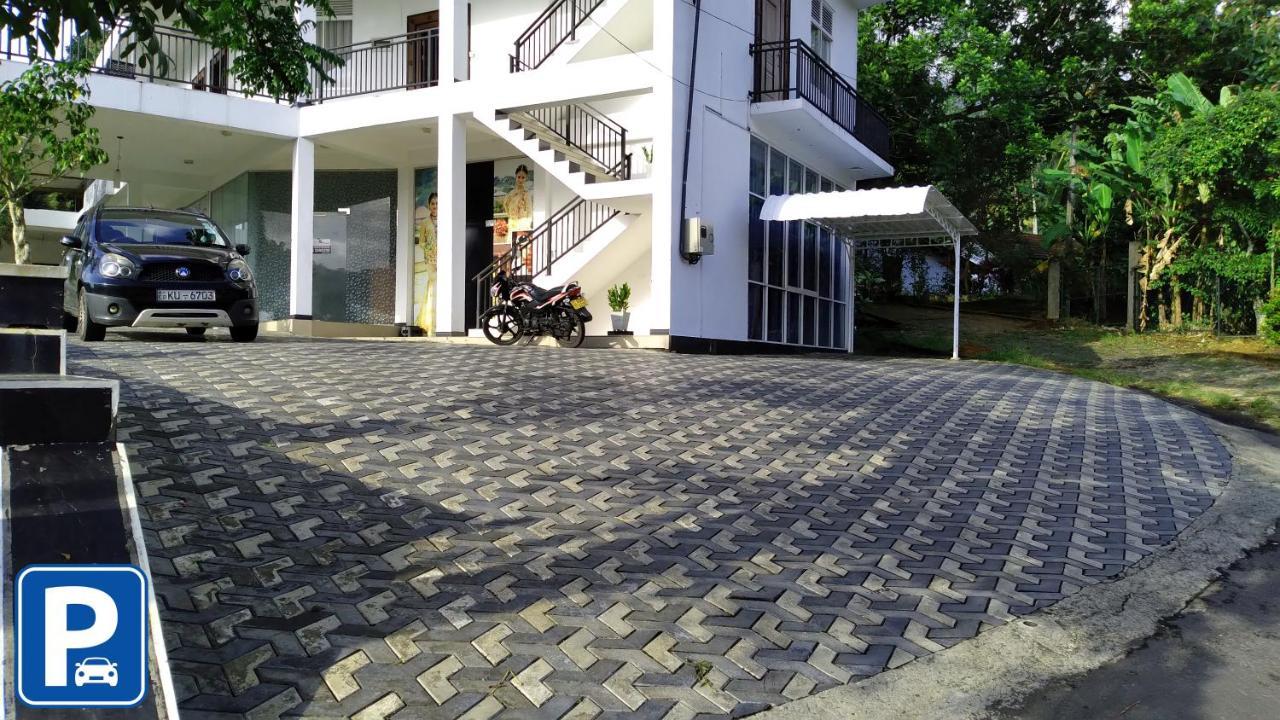 Akoya Pearl Hotel Ratnapura Exterior photo